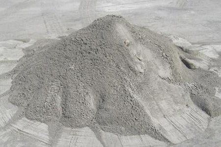 水泥地里的渗透剂，使水泥干燥更快，耐磨性更强
